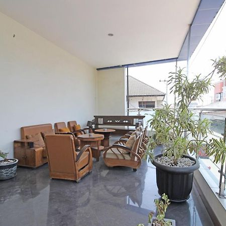 Hotel RedDoorz near UNS Solo Zewnętrze zdjęcie