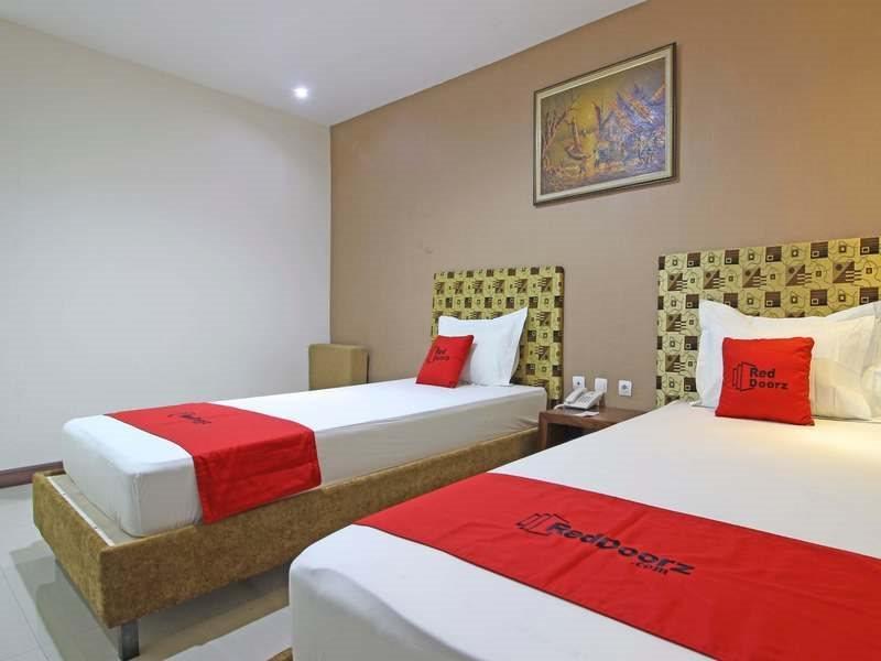 Hotel RedDoorz near UNS Solo Zewnętrze zdjęcie