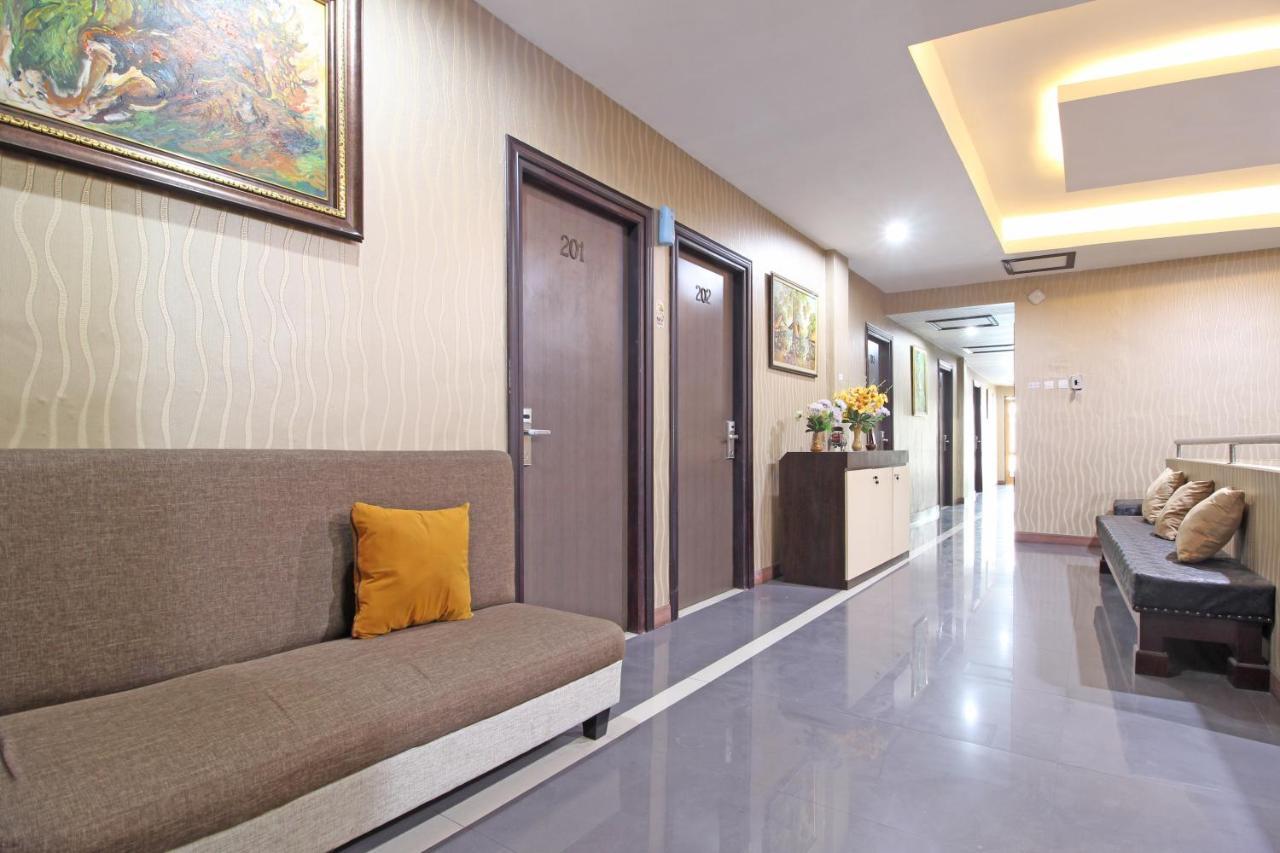 Hotel RedDoorz near UNS Solo Zewnętrze zdjęcie