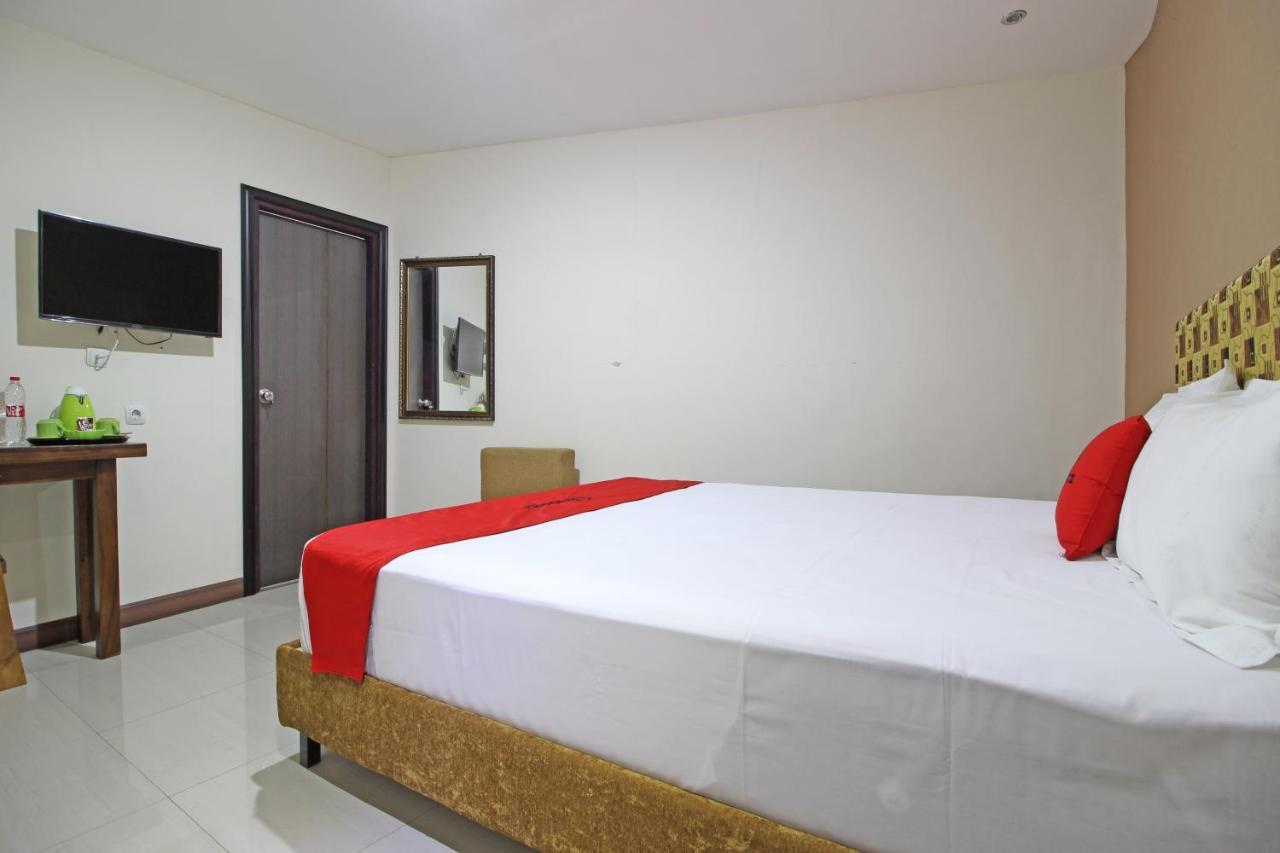 Hotel RedDoorz near UNS Solo Zewnętrze zdjęcie