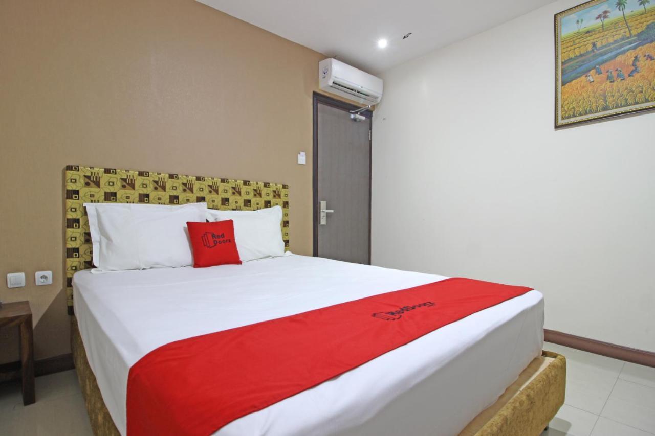 Hotel RedDoorz near UNS Solo Zewnętrze zdjęcie